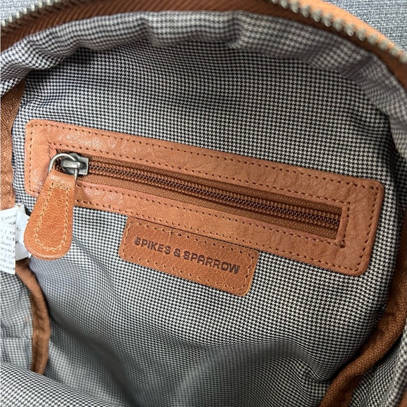 NWT JACK GEORGES INC UNISEX SLIM ZIPPERED CROSSBODY BAG LEATHER